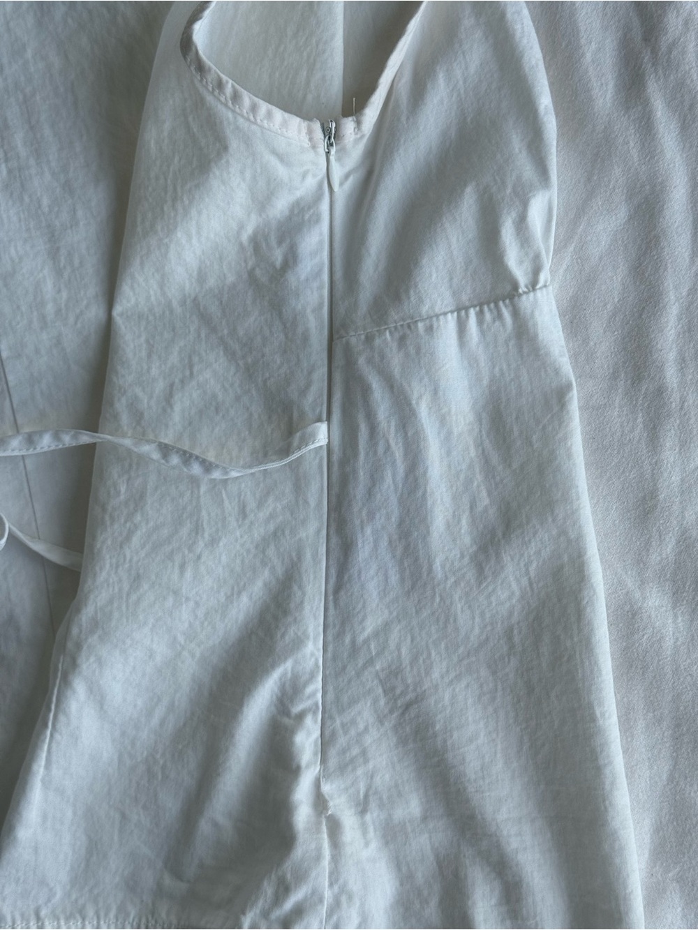 Tie-Back Sleeveless Shirt - Picture 3 of 3